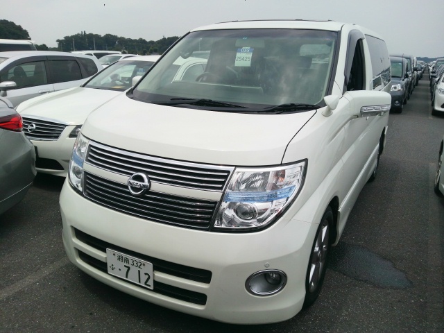 2008 Nissan Elgrand E51 front