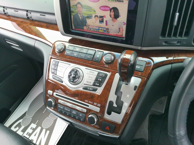 2008 Nissan Elgrand E51 TV