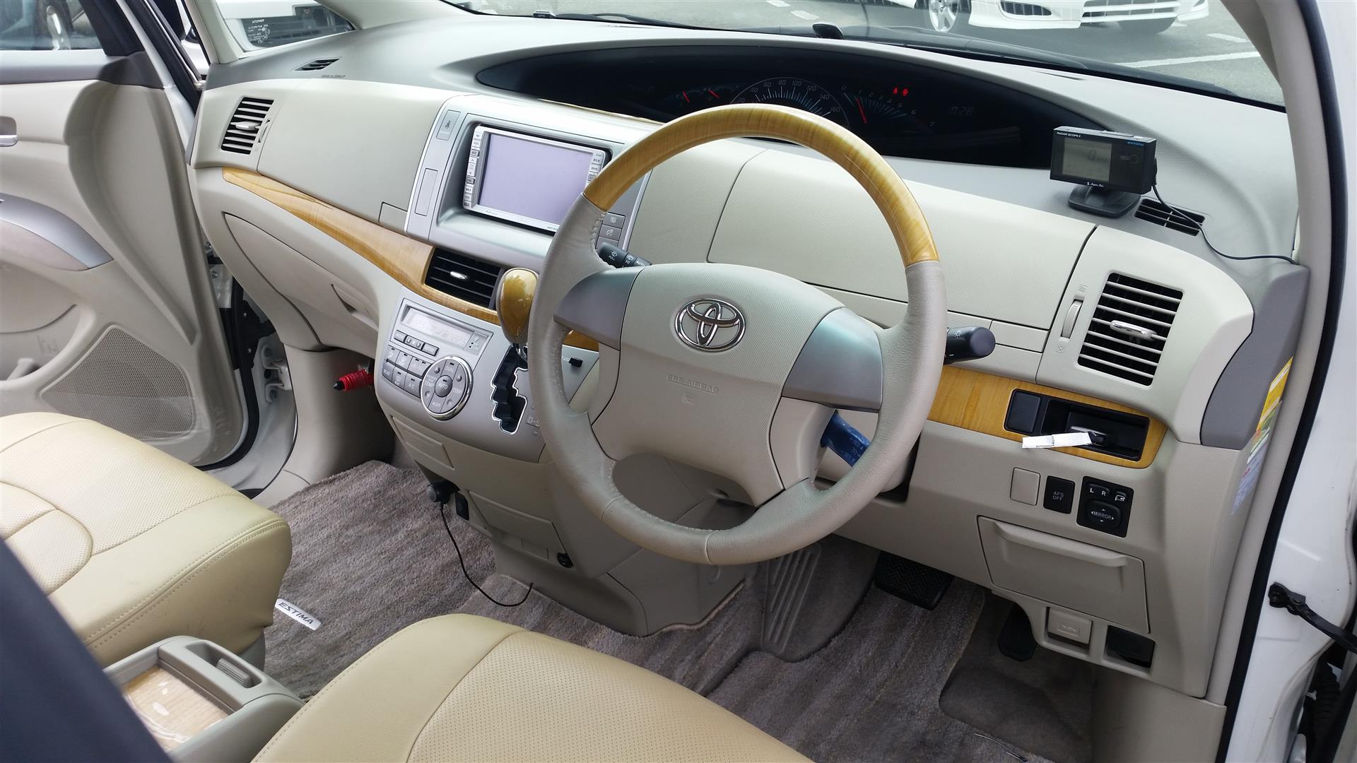 2008 Toyota Estima steering wheel