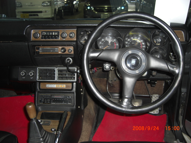 Skyline KGC10 GT coupe Cockpit