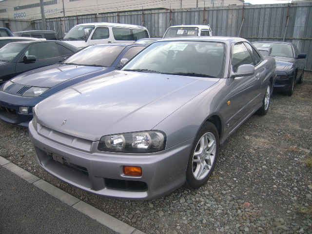 1999 Nissan Skyline R34 GT non turbo coupe front