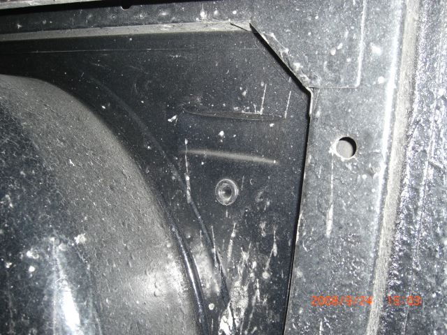 Skyline KGC10 GT coupe Underneath (right rear)