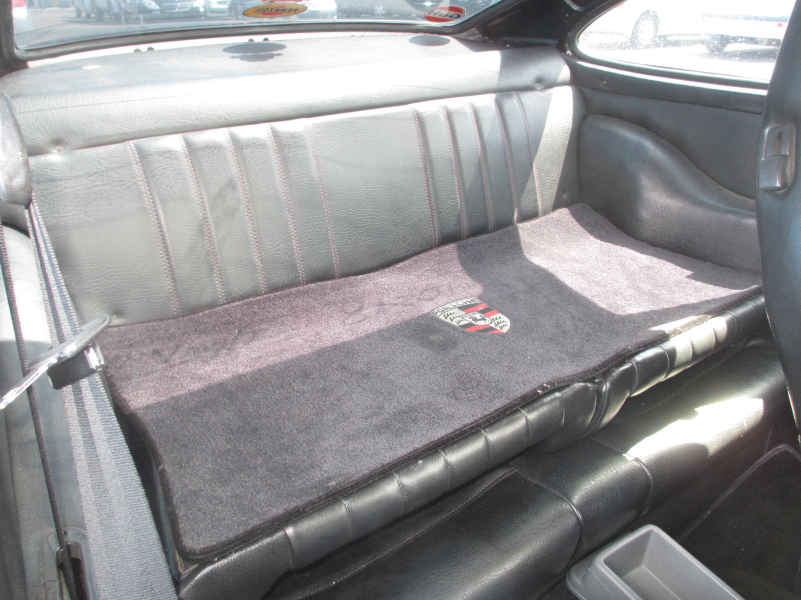 1982 porsche 911sc coupe rear seat