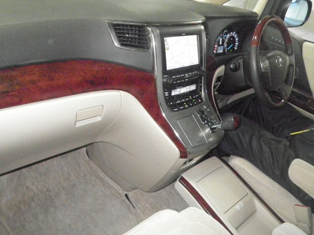 2011 Toyota Alphard Welcab Sloper