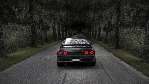 Import an R32 GTR now or wait for 25 year rule 