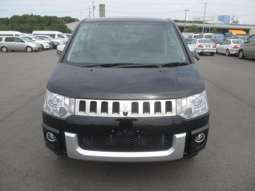 2009 Mitsubishi Delica D5 4WD front
