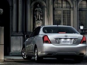 2009 Toyota Crown Majesta rear silver