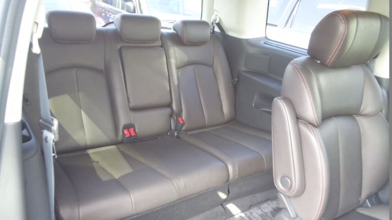 2010 Nissan Elgrand E52 4WD 3rd seat