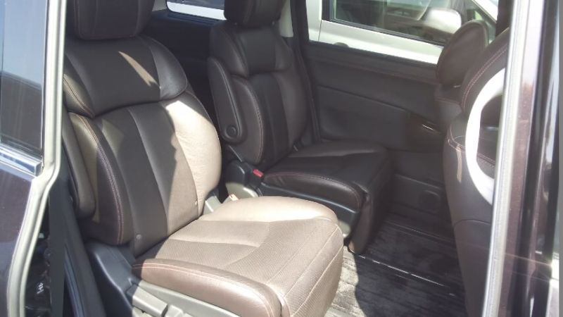 2010 Nissan Elgrand E52 4WD back seat