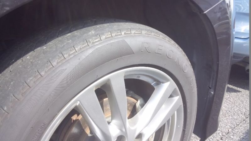 2010 Nissan Elgrand E52 4WD tyres