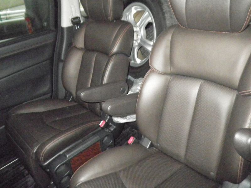 2011 Nissan Elgrand E52 Highway Star Premium 350 4WD interior 2