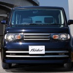 Nissan Cube Z12 AUTECH Rider Black Line front on