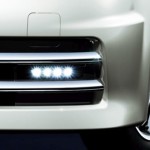Nissan Cube Z12 AUTECH Rider LED daytime running lights