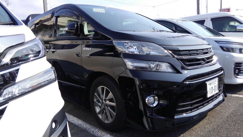 2012 Toyota Vellfire Hybrid ZR front