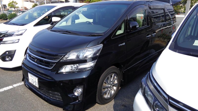 2012 Toyota Vellfire Hybrid ZR front 3