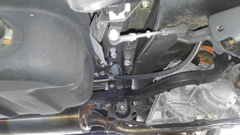 2012 Toyota Vellfire Hybrid ZR underbody 7