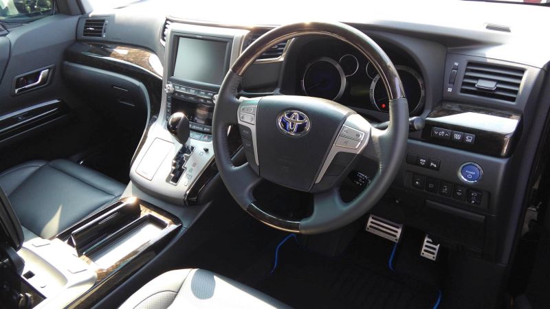 2012 Toyota Vellfire Hybrid ZR interior 5