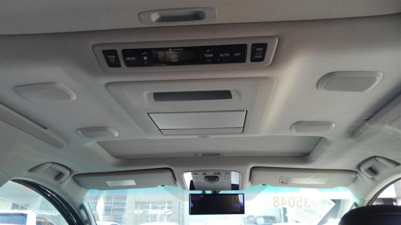 2012 Toyota Vellfire Hybrid ZR interior 14