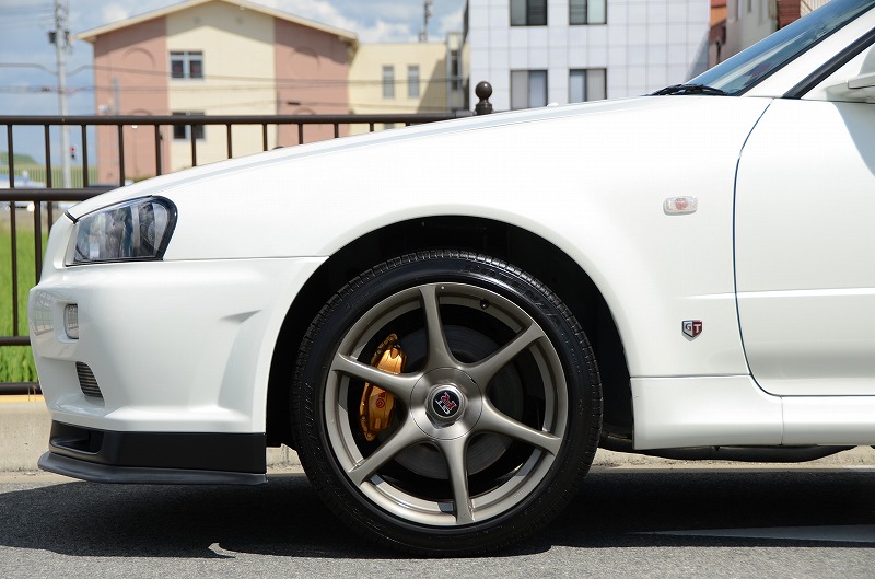 2001 Nissan Skyline R34 GTR front left