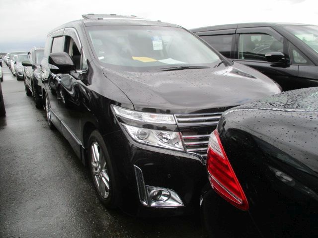 2011-nissan-elgrand-e52-vip-2wd-3-5l-right-front