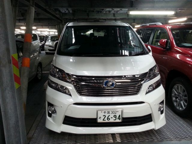 2014-toyota-vellfire-hybrid-zr-g-edition-2-4l-4wd-1