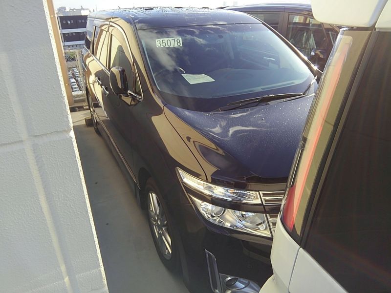 2011-nissan-elgrand-highway-star-350-4wd-28