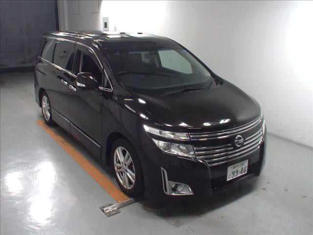 2011-nissan-elgrand-highway-star-350-4wd-44