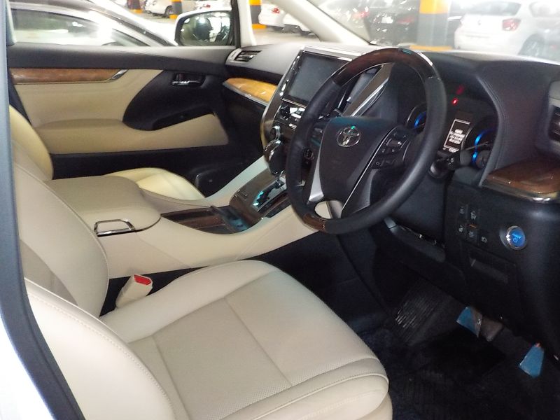 2016-toyota-alphard-hybrid-executive-lounge-30-series-front-seat