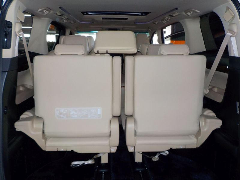 2016-toyota-alphard-hybrid-executive-lounge-30-series-rear-seats