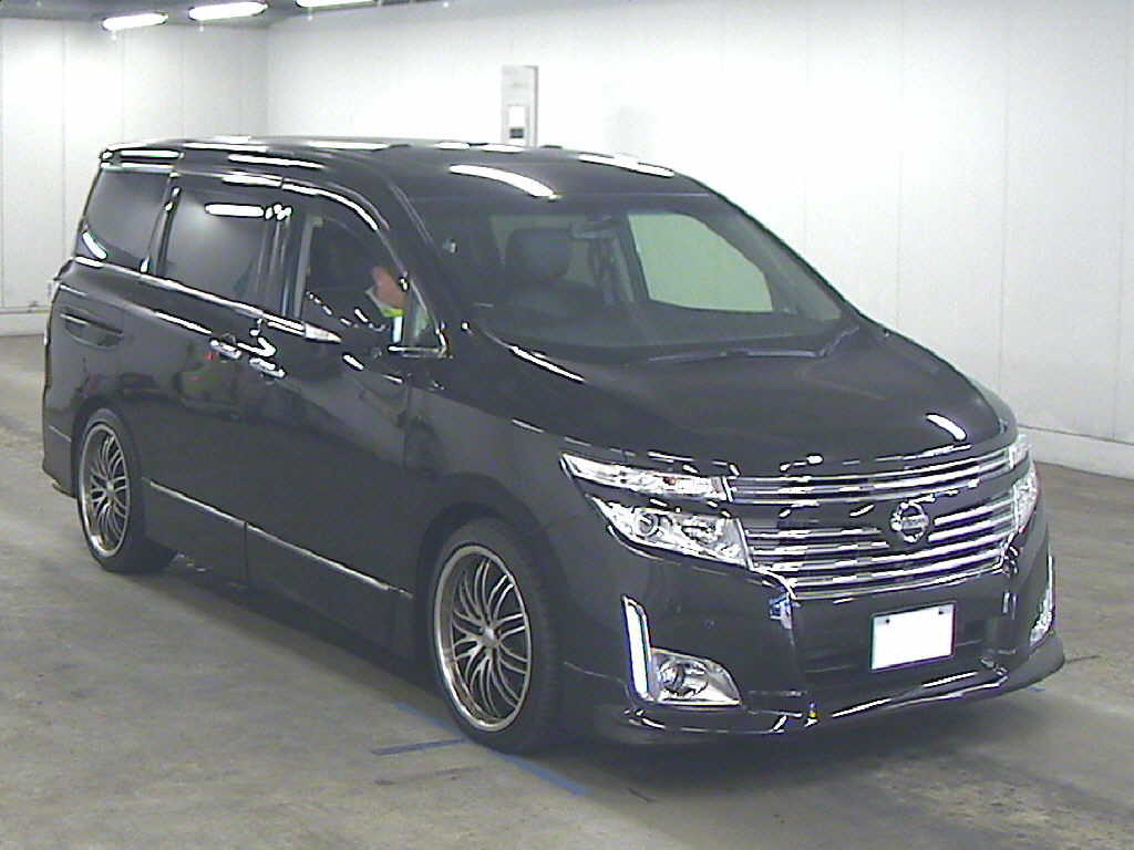 2011 Nissan Elgrand 350 E52 Highway Star Premium 2WD 3.5L front