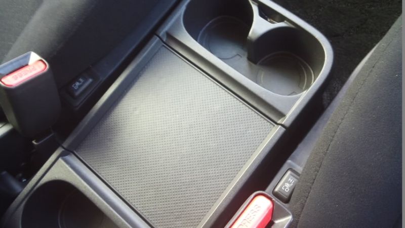 2016-Mitsubishi-Delica-D5-diesel-CV1W-4WD-centre-console