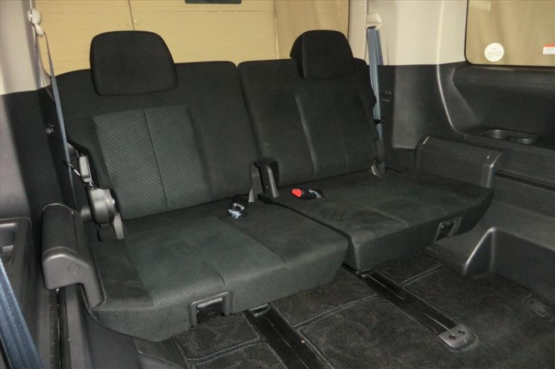 2016 Mitsubishi Delica D5 diesel CV1W 4WD rear seats