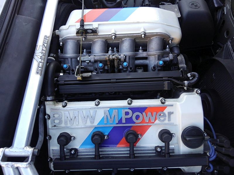 1987 BMW M3 E30 coupe engine 2