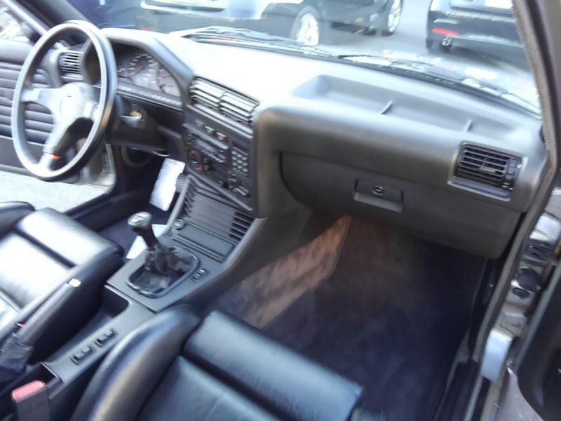 1987 BMW M3 E30 coupe interior 16