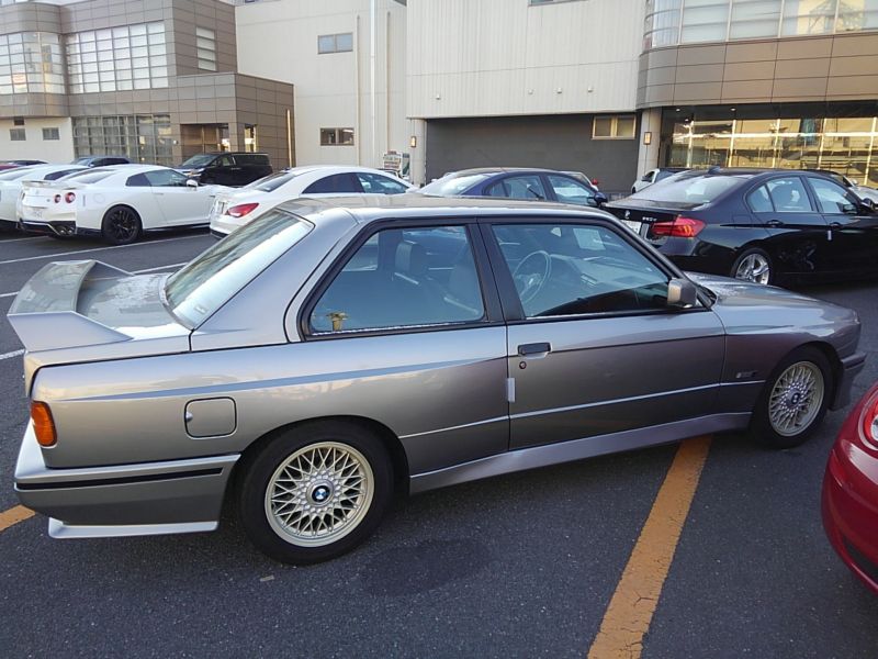 1987 BMW M3 E30 coupe right rear side