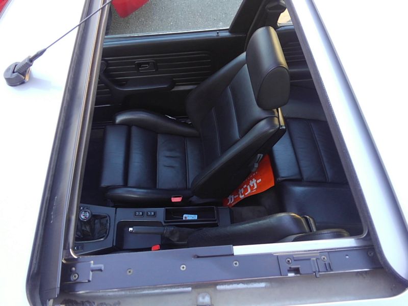 1987 BMW M3 E30 coupe sunroof open