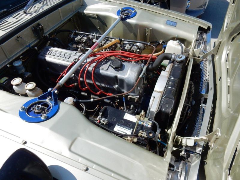Hakosuka 1971 Nissan Skyline KGC10 coupe engine 5
