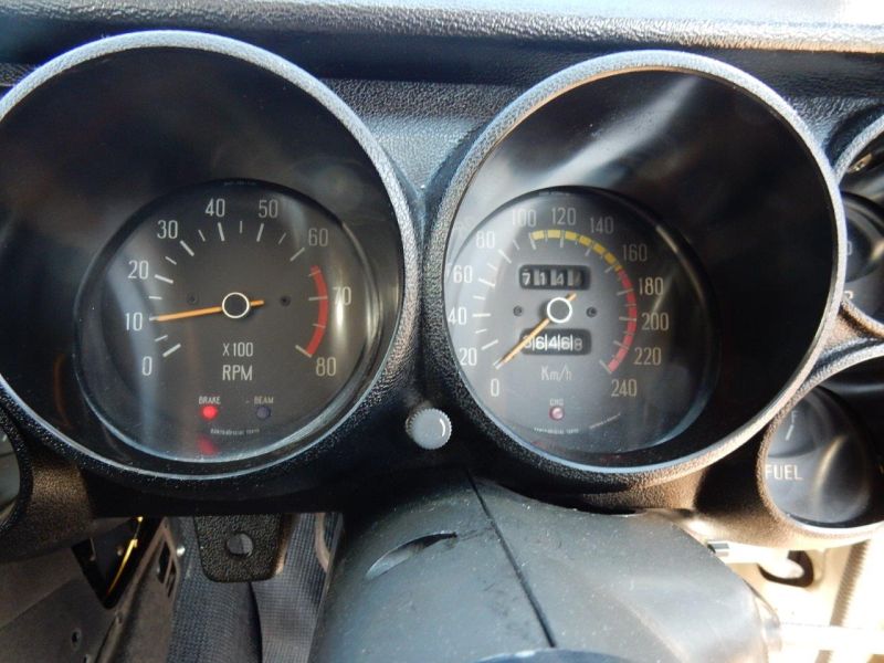 Hakosuka 1971 Nissan Skyline KGC10 coupe gauges