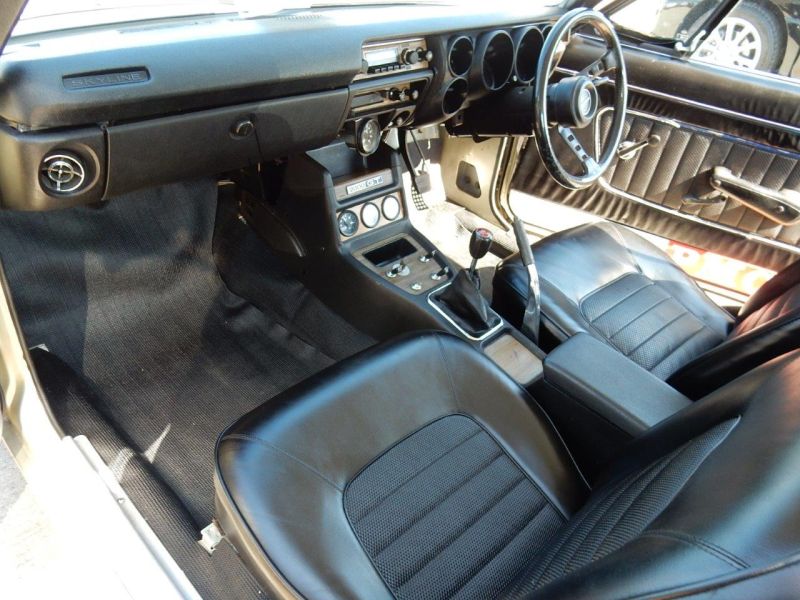 Hakosuka 1971 Nissan Skyline KGC10 coupe interior 2