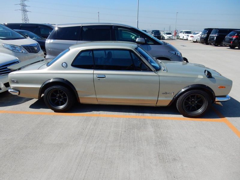 Hakosuka 1971 Nissan Skyline KGC10 coupe side