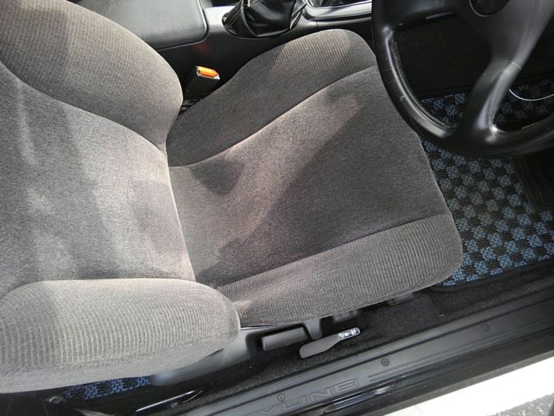 1990 Nissan Skyline R32 GTS-t driver seat