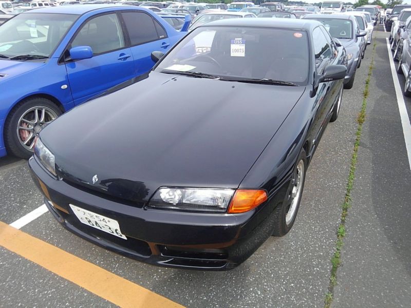 1990 Nissan Skyline R32 GTS-t left front