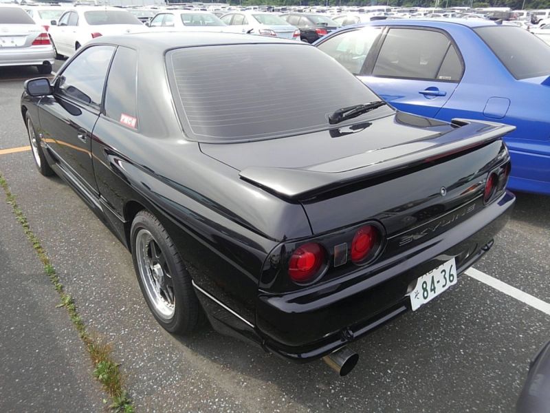 1990 Nissan Skyline R32 GTS-t left rear