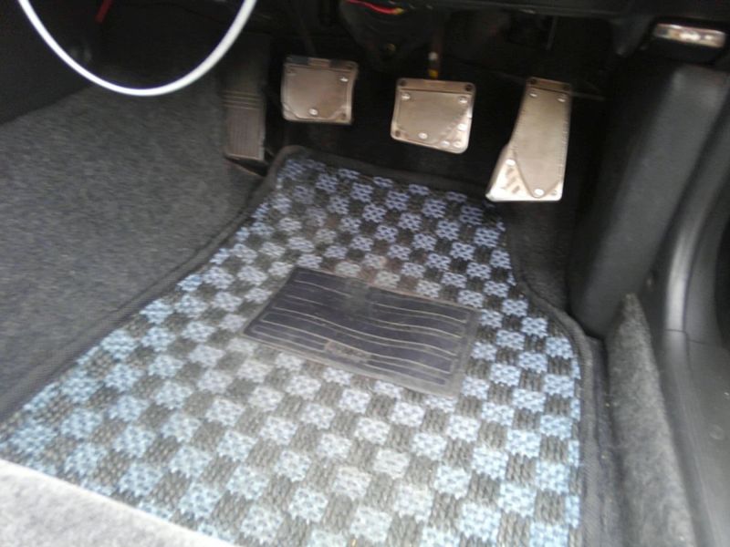 1990 Nissan Skyline R32 GTS-t pedals