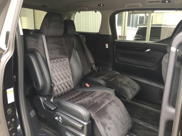 2015 Toyota Vellfire Hybrid ZR 30 Series seats 1