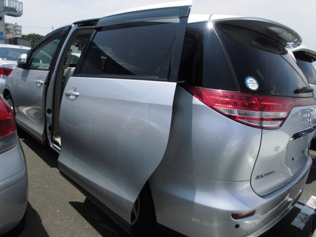 2007 Toyota Estima 2WD 7 seater G Package left rear