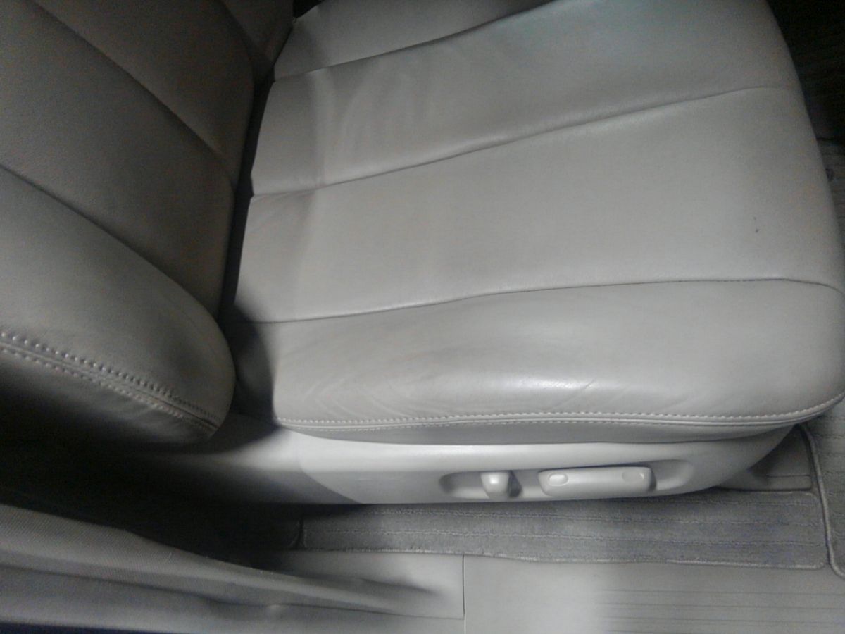 2008 Toyota Estima 4WD 7 seater driver seat