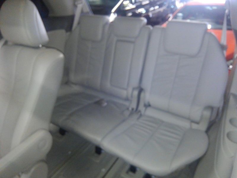 2008 Toyota Estima 4WD 7 seater interior 5
