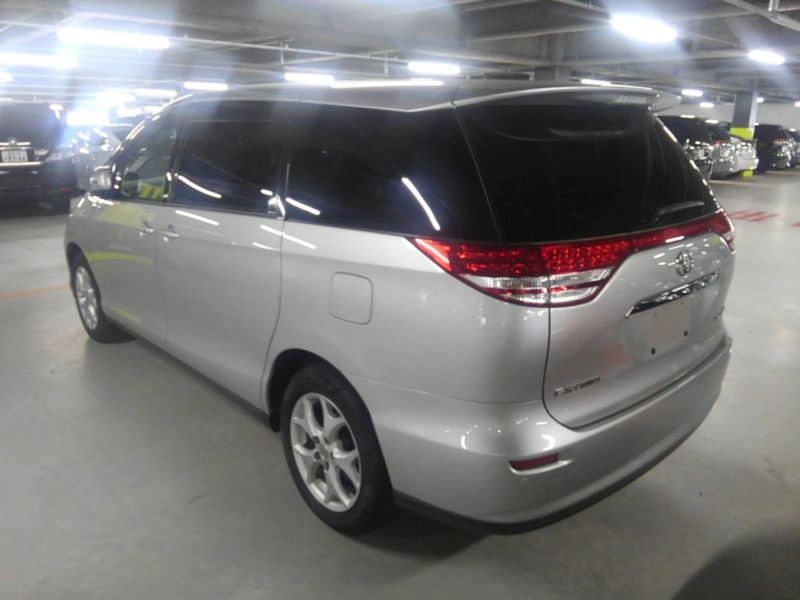 2008 Toyota Estima 4WD 7 seater left rear