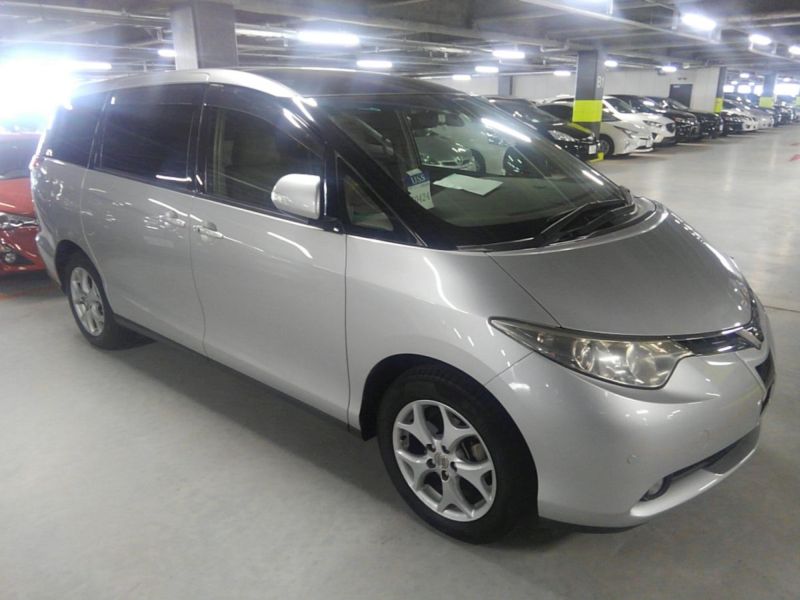 2008 Toyota Estima 4WD 7 seater right front